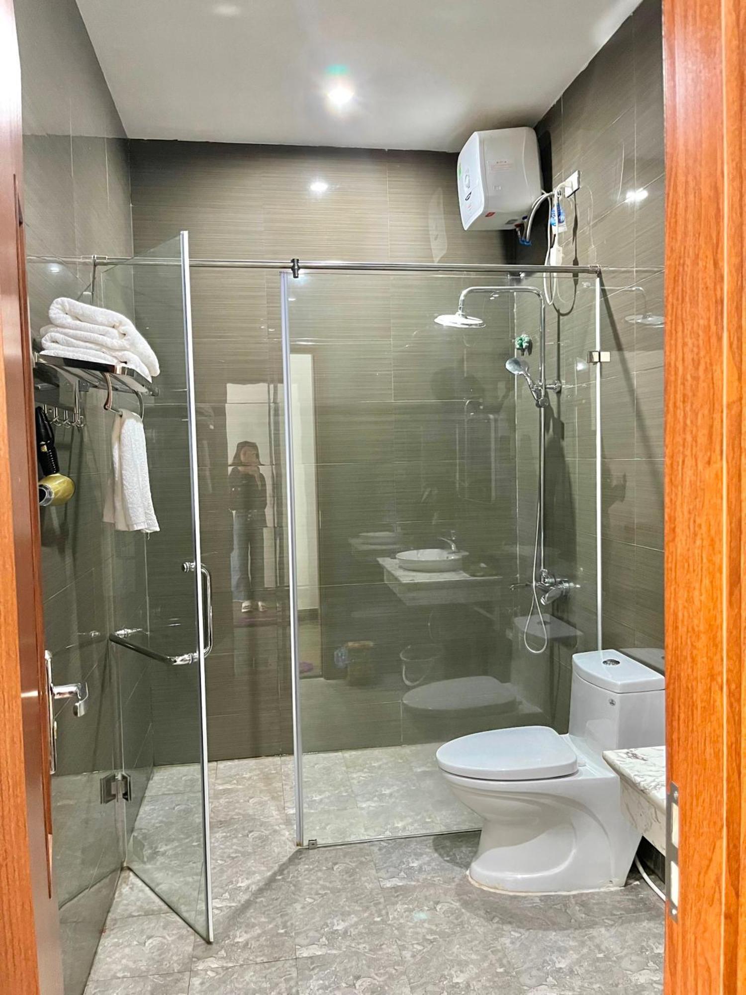Lai Châu Hoang Lien Hotel מראה חיצוני תמונה