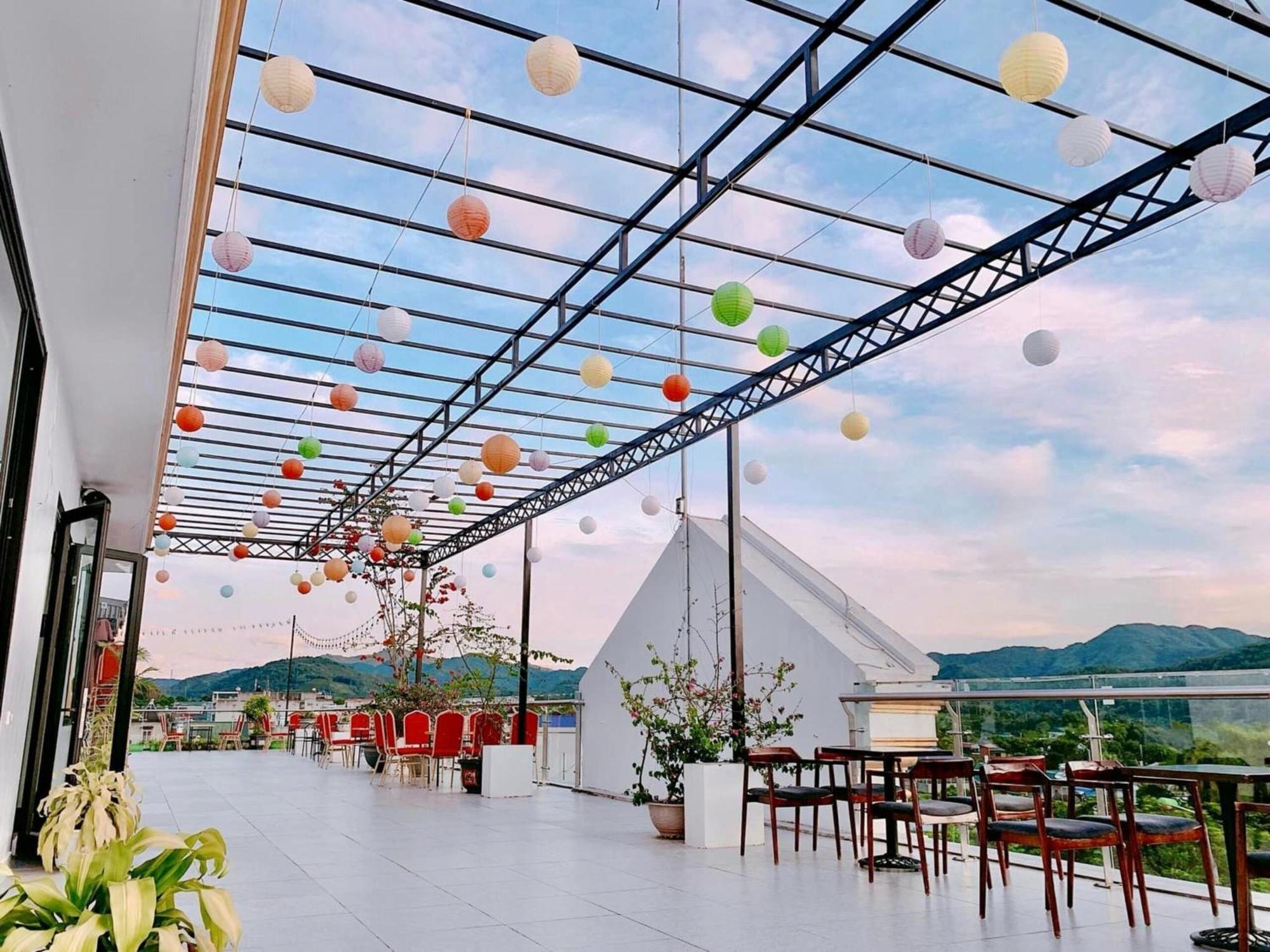 Lai Châu Hoang Lien Hotel מראה חיצוני תמונה